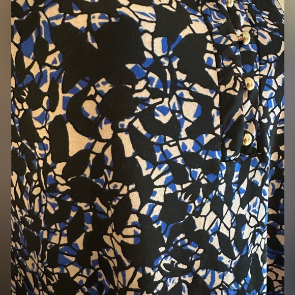 Dana Buchman Women’s Blue/Black/White V-Neck, Geometric Blouse - Size S - Picture 5 of 10